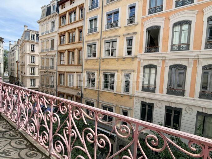 Bureau de 200m&sup2; à la location