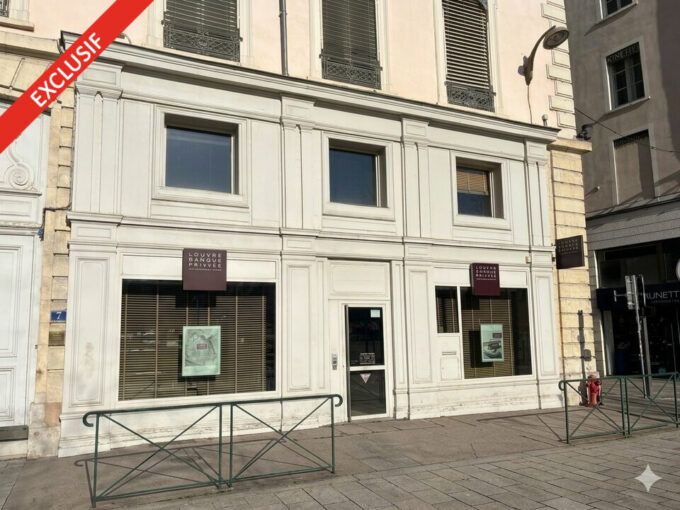 Commerce de 251m&sup2; à la location