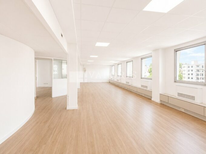 Bureau de 265m&sup2; à la location