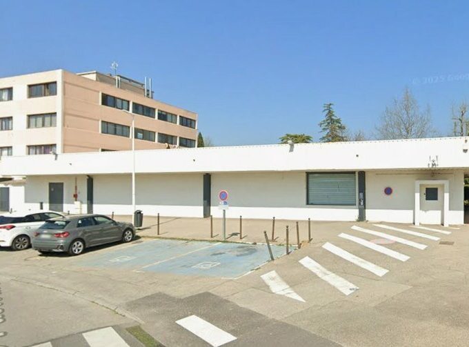 Commerce de 687m&sup2; à la location