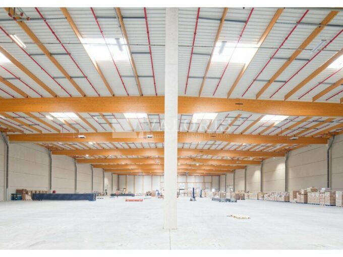 Logistique de 5 934m&sup2; à 11 983m&sup2; à la location