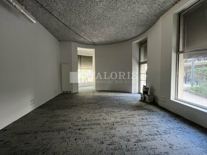Commerce de 67m&sup2; à la location