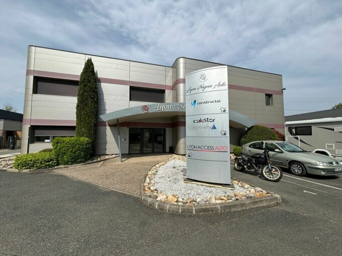 Commerce de 90m&sup2; à la location