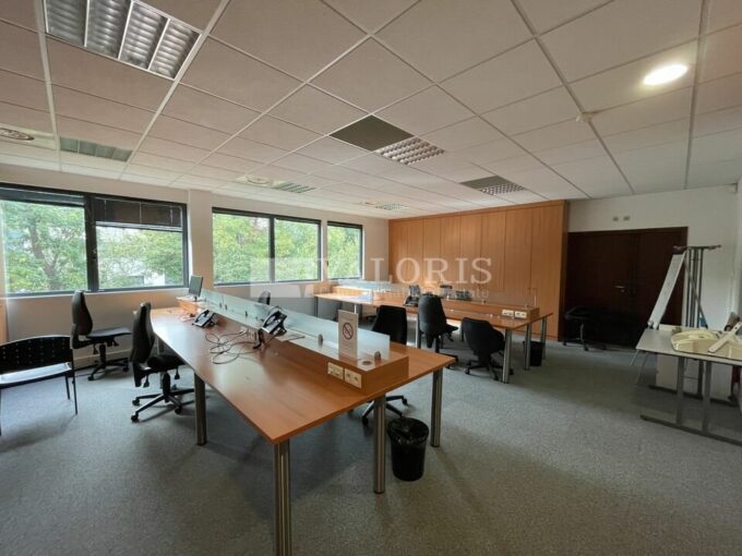 Bureau de 240m&sup2; à 483m&sup2; à la vente