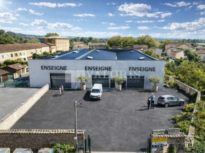 Local d'activit&eacute;s de 484m&sup2; à 1 600m&sup2; à la vente