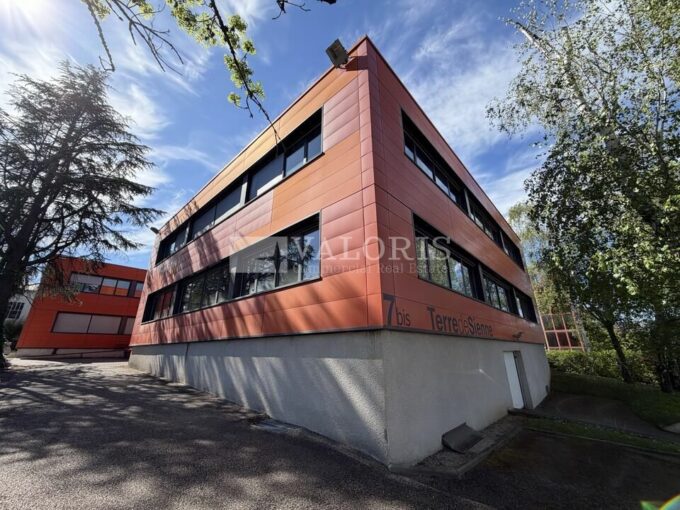 Bureau de 97m&sup2; à 315m&sup2; à la location