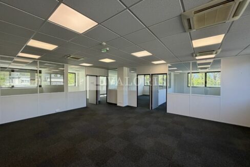 658010715_69_009835_5