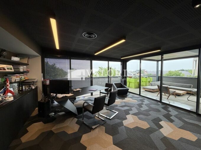 Bureau de 858m&sup2; à la vente