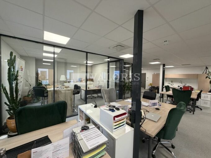 Bureau de 140m&sup2; à la location