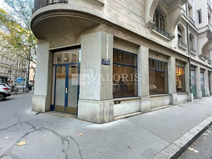 Commerce de 70m&sup2; à la location