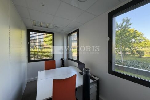 750491787_69_009864_4