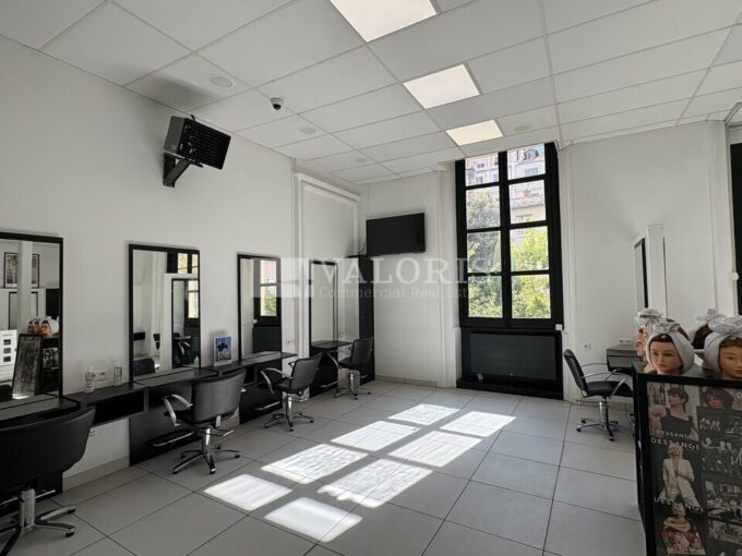 Bureau de 372m&sup2; à la location