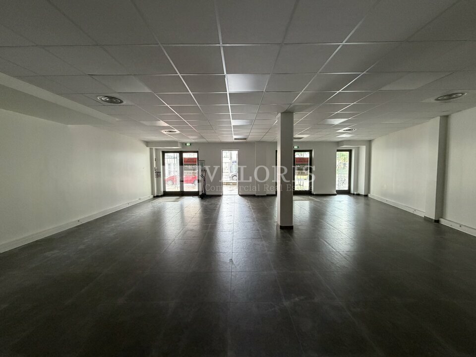 Commerce de 156m&sup2; à la location