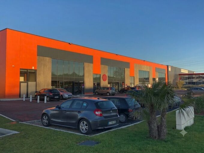 Commerce de 370m&sup2; à 1 111m&sup2; à la location