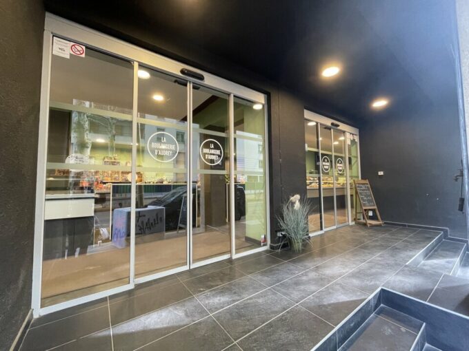Commerce de 289m&sup2; à la vente