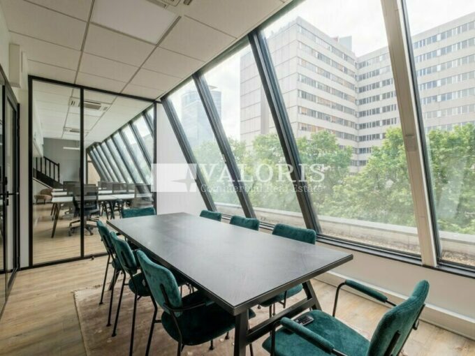 Bureau de 92m&sup2; à 456m&sup2; à la location