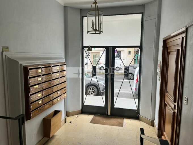 Bureau de 97m&sup2; à la location