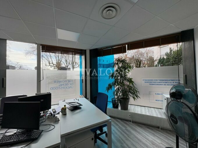 Commerce de 252m&sup2; à la location