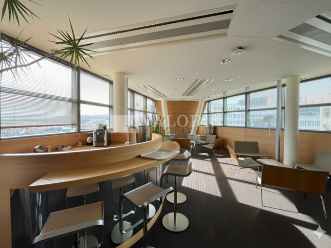 Bureau de 577m&sup2; à 10 436m&sup2; à la location