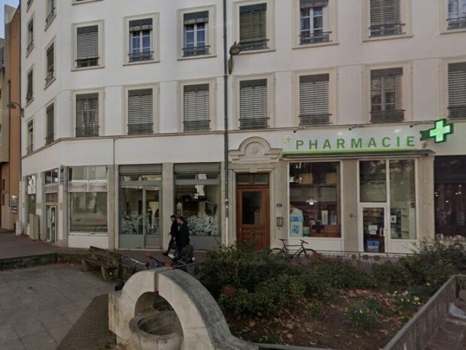 Commerce de 76m&sup2; à la location