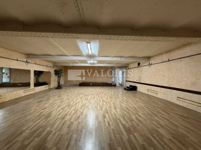 Commerce de 155m&sup2; à la location