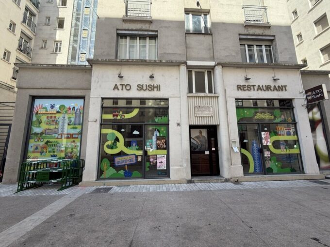 Commerce de 110m&sup2; à la location