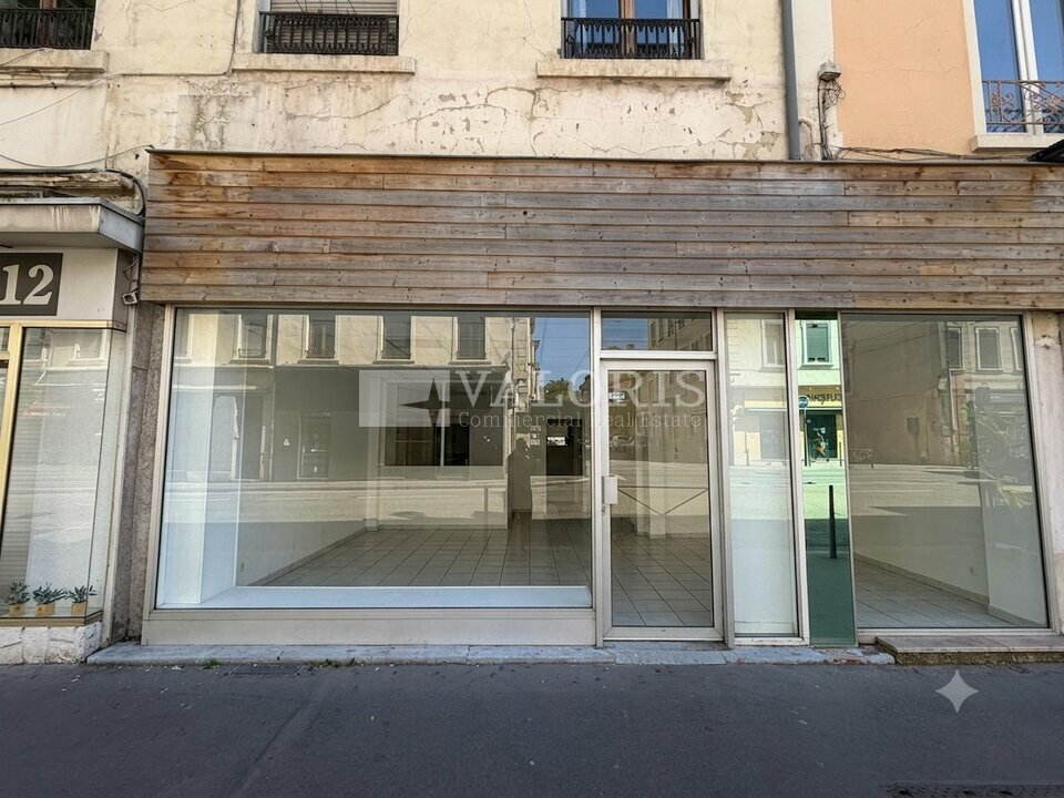 Commerce de 55m² à la location