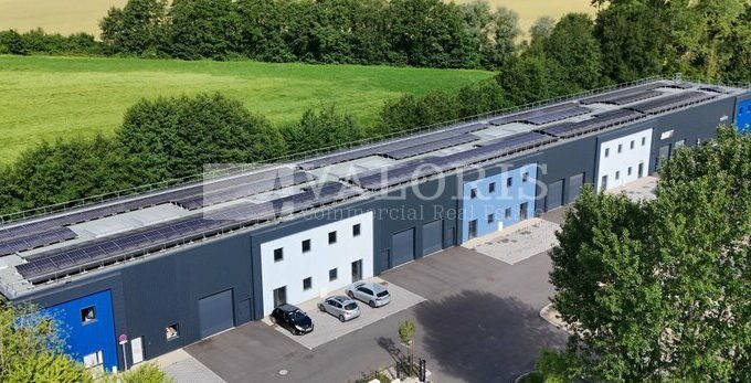 Local d'activit&eacute;s de 210m&sup2; à 2 923m&sup2; à la vente