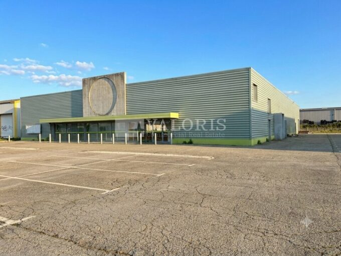 Commerce de 1 461m&sup2; à la vente