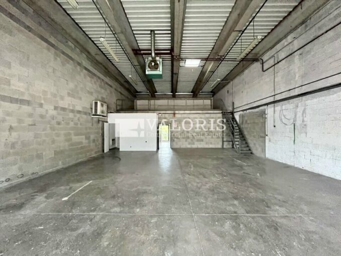 Local d'activit&eacute;s de 200m&sup2; à 1 196m&sup2; à la location
