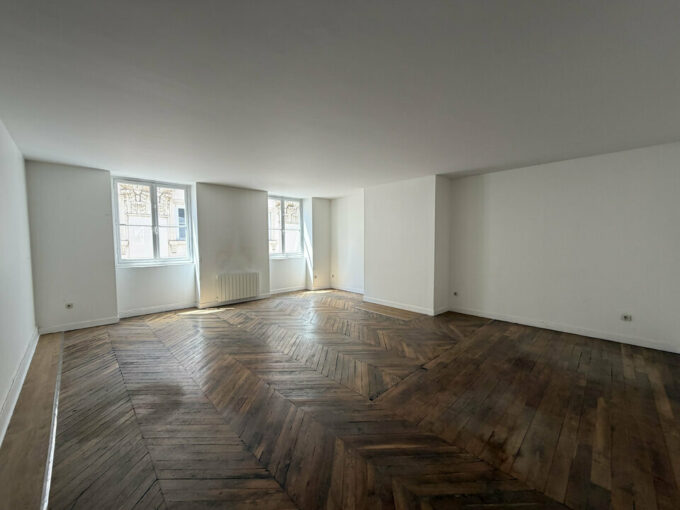 Bureau de 119m&sup2; à la location