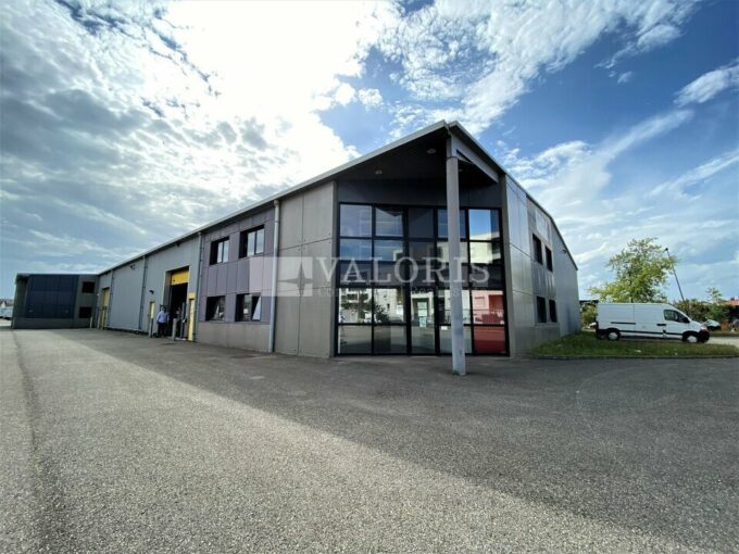 Logistique de 2 144m&sup2; à la location