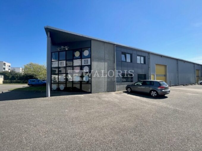 Local d'activit&eacute;s de 1 115m&sup2; à la location