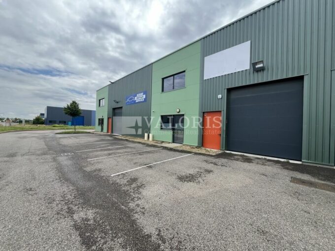 Local d'activit&eacute;s de 133m&sup2; à la vente