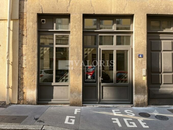 Commerce de 32m&sup2; à la location
