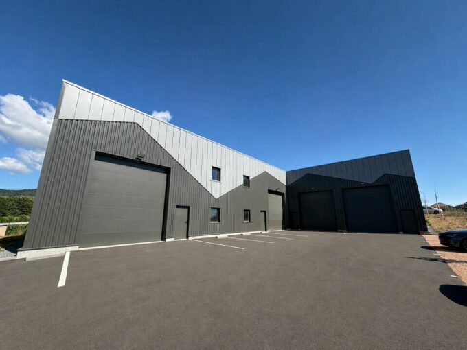 Local d'activit&eacute;s de 163m&sup2; à la vente
