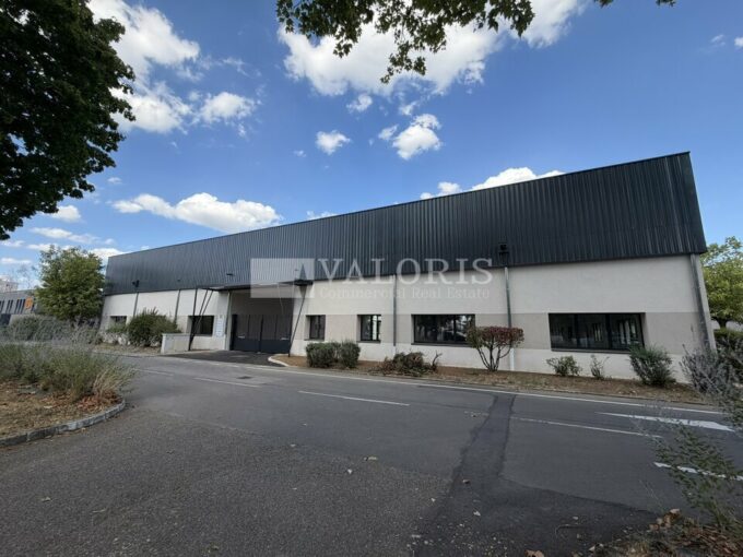 Local d'activit&eacute;s de 229m&sup2; à 1 646m&sup2; à la location