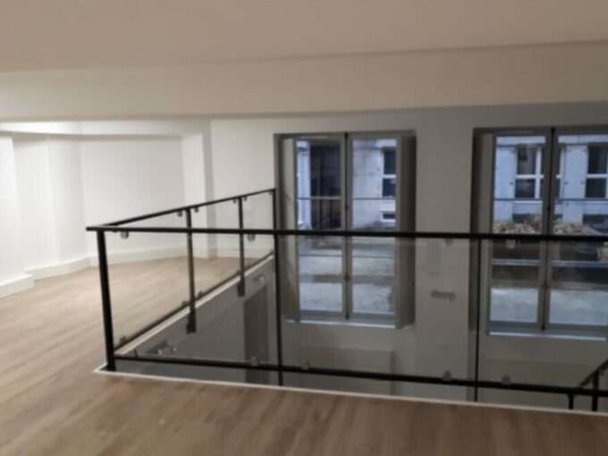 Bureau de 184m&sup2; à la location