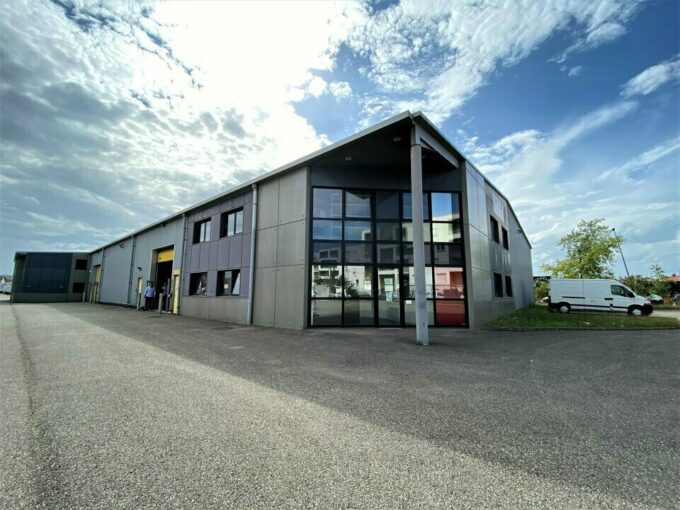 Local d'activit&eacute;s de 891m&sup2; à 4 149m&sup2; à la location