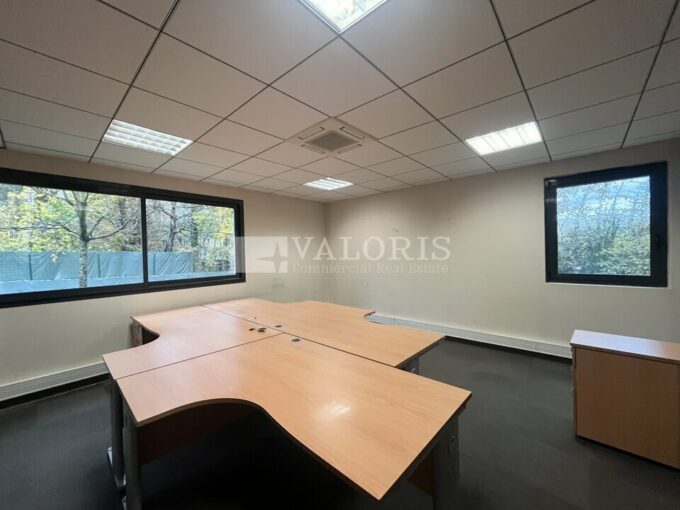 Bureau de 90m&sup2; à 250m&sup2; à la location