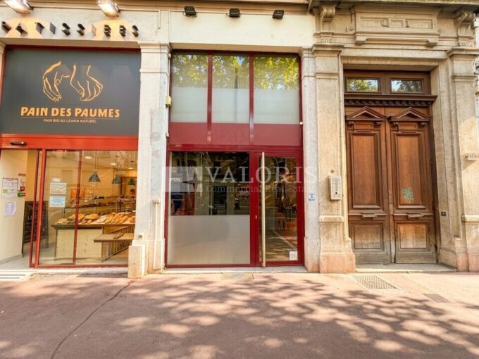 Commerce de 80m&sup2; à la location