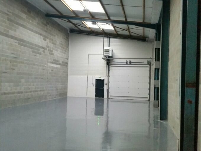 Local d'activit&eacute;s de 285m&sup2; à la location