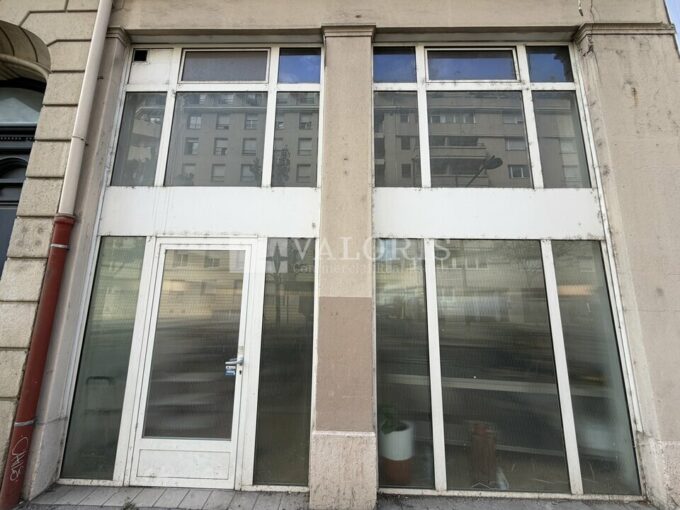 Commerce de 109m&sup2; à la location
