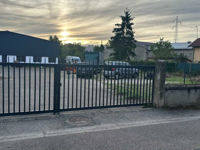 Local d'activit&eacute;s de 550m&sup2; à la location