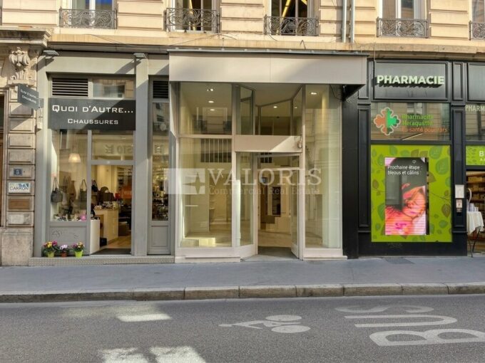 Commerce de 93m&sup2; à la location