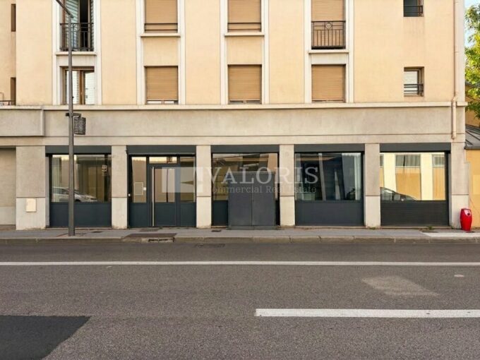 Commerce de 168m&sup2; à la vente