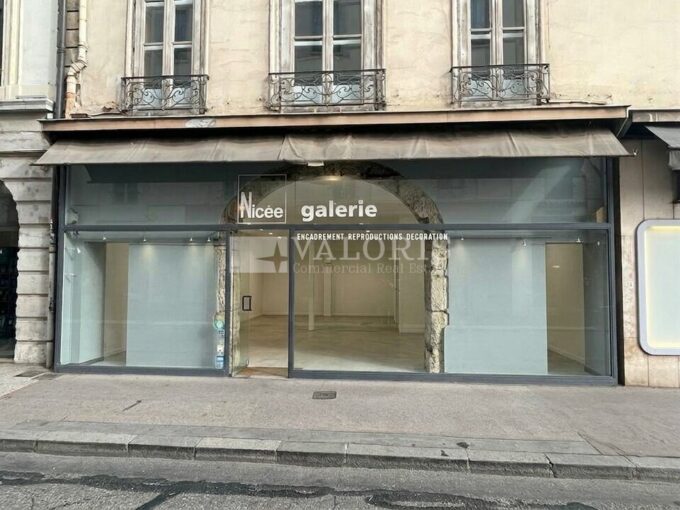 Commerce de 86m&sup2; à la vente
