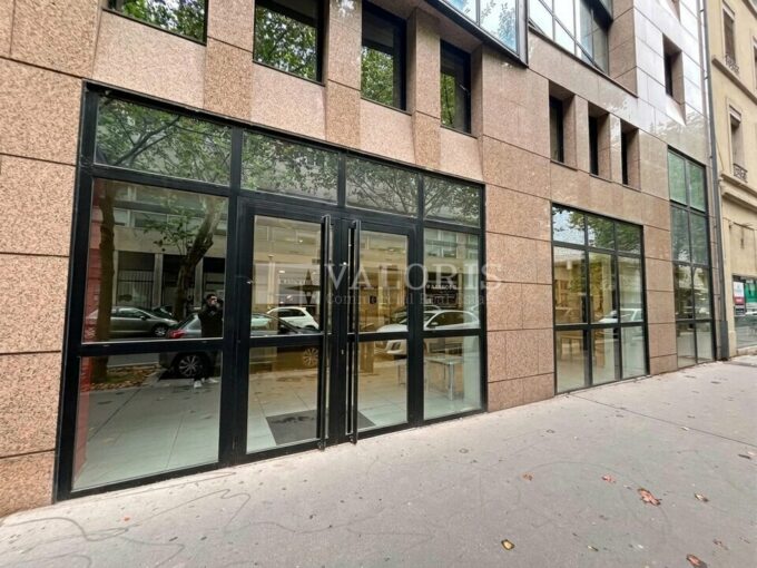 Commerce de 189m&sup2; à la location
