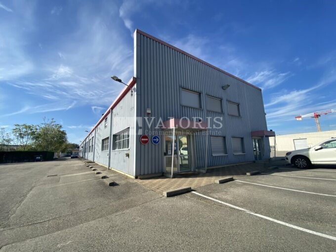 Local d'activit&eacute;s de 109m&sup2; à la location