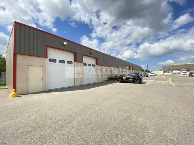 Local d'activit&eacute;s de 120m&sup2; à la location